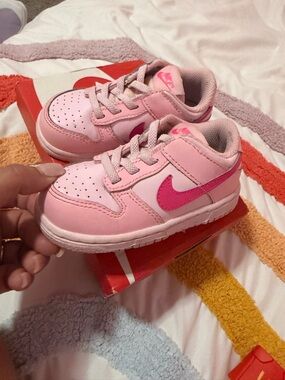 Nike Kids Pink and Hot Pink Low-Top Sneakers